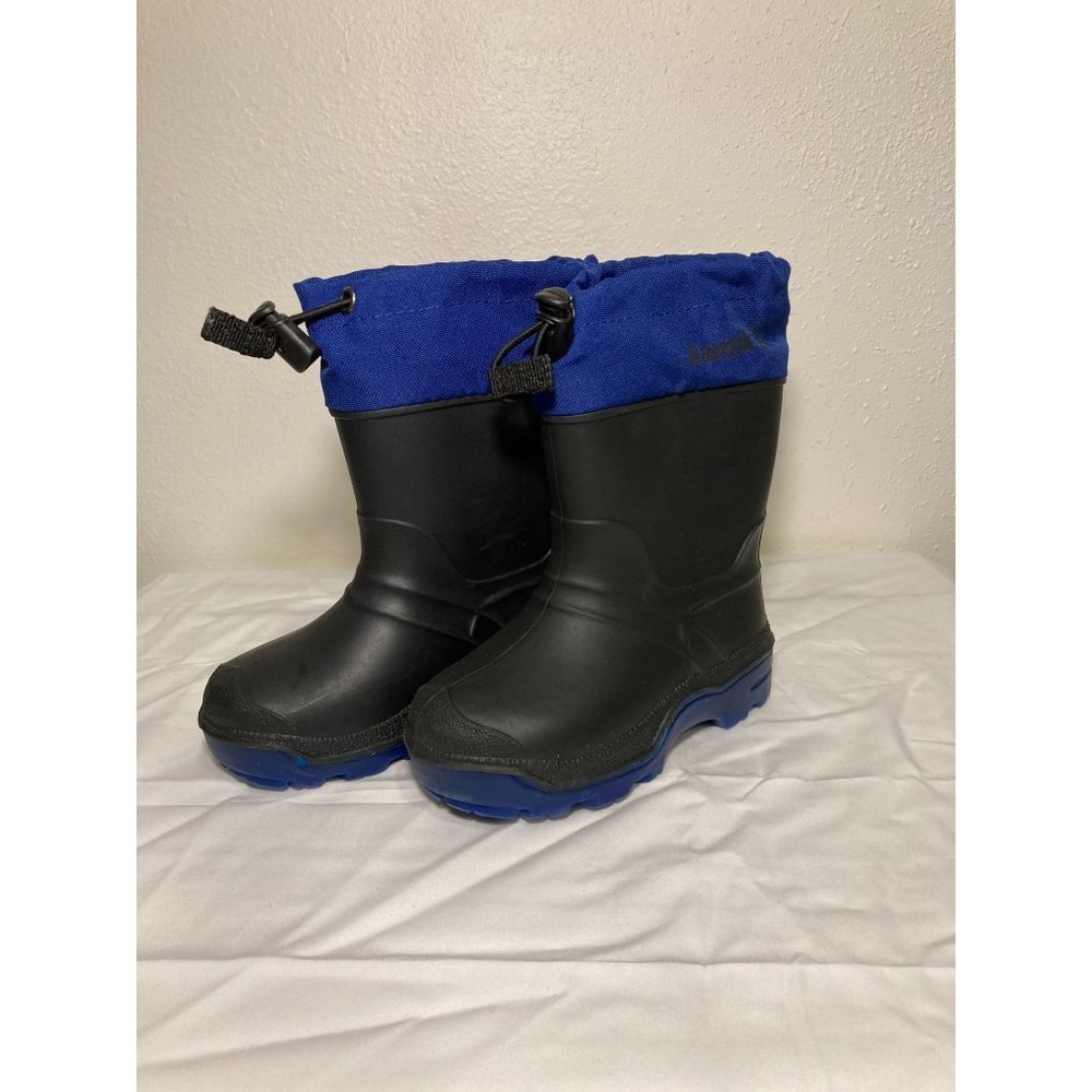 Kamik Boys size 8 Snow boots Waterproof insulated with removable liner